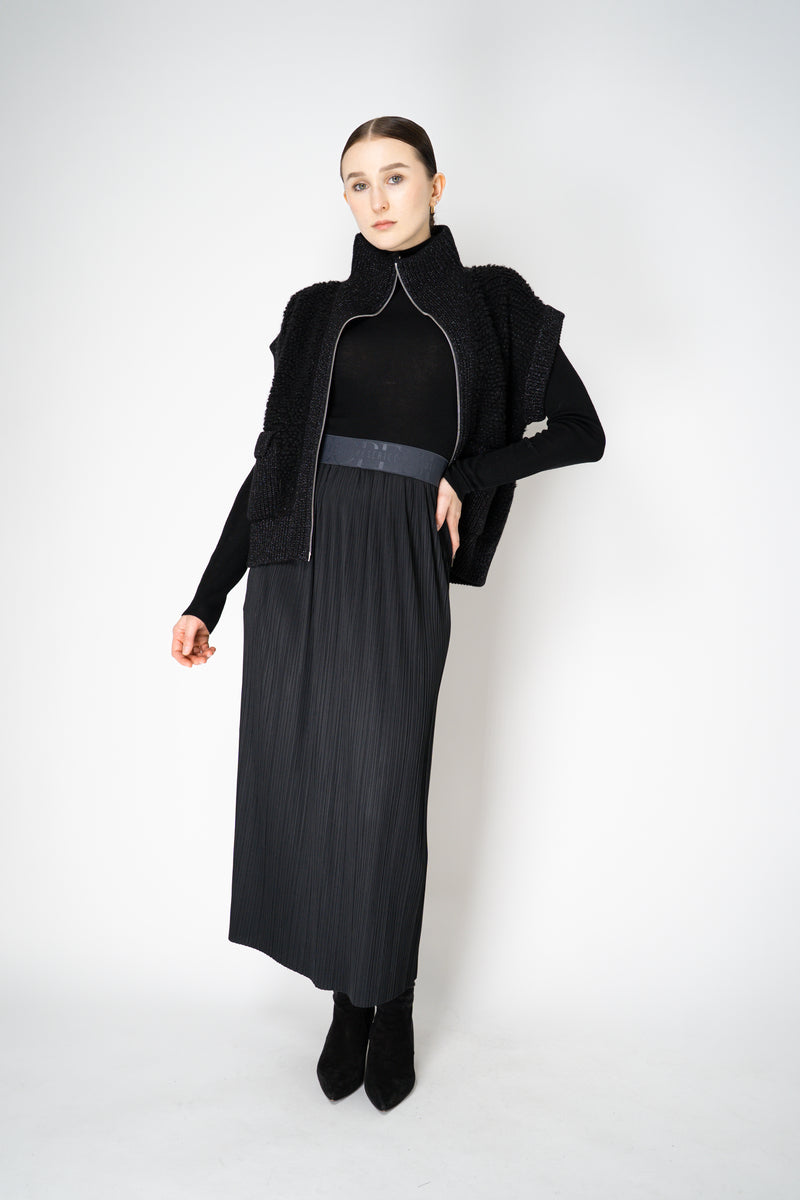 Peserico Silk Wool Chunky Knit Vest with Lurex Details in Black Vancouver. Shop Online or in Store
