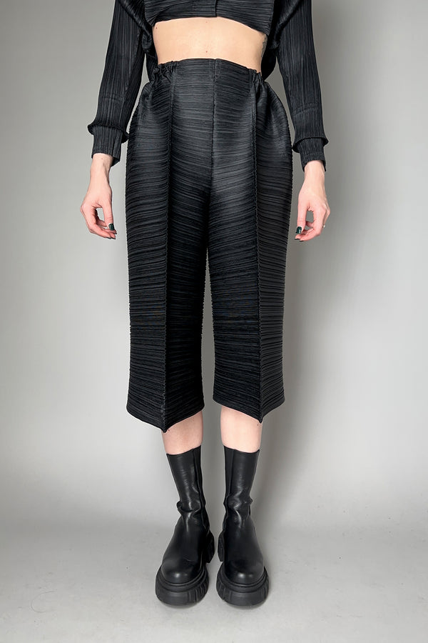Pleats Please Issey Miyake Thicker Bounce Wide Short Pants in Black- Ashia Mode- Vancouver, BC