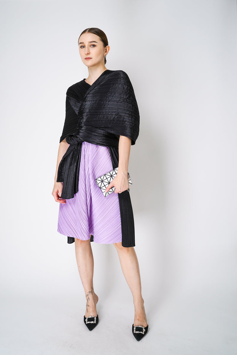 Pleats Please Issey Miyake Basic Madame-T Stole in Black