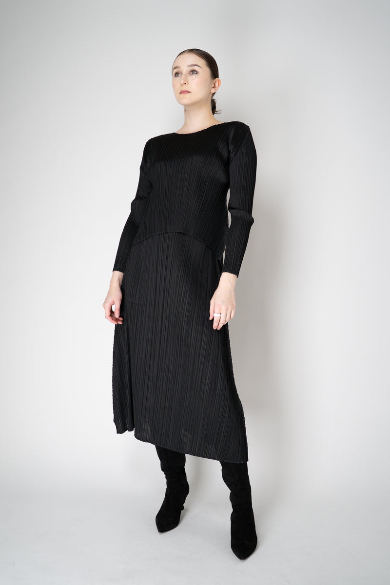 Pleats Please Issey Miyake Monthly Colors: October Round Hem Long Sleeve Top in Black