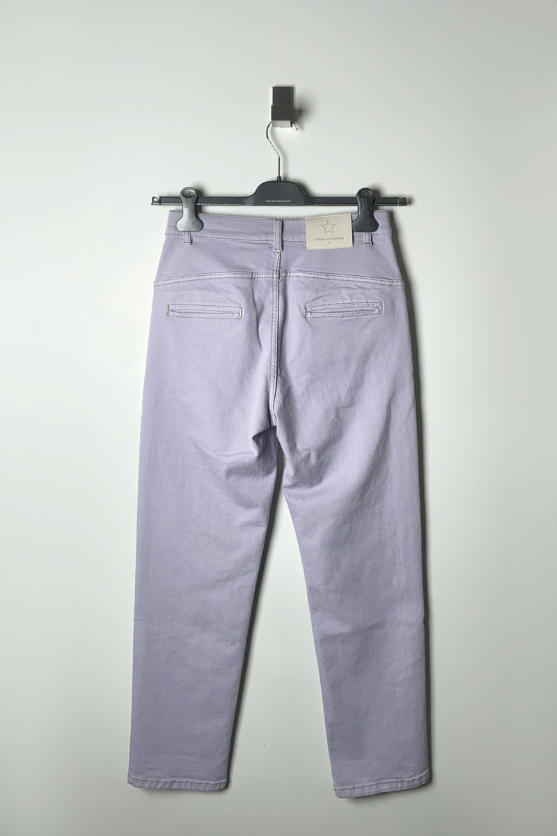 Lorena Antoniazzi Straight Fit Jeans in Lavender